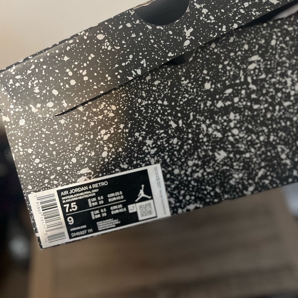 Air Jordan 4 Retro - Picture 7 of 7